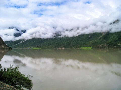 318川藏线然乌湖