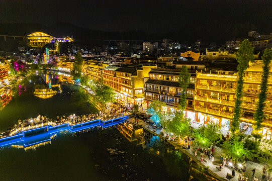 航拍凤凰古城夜景