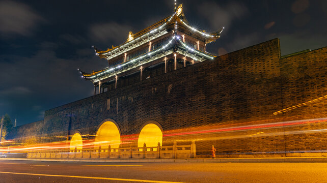 苏州平门城墙夜景