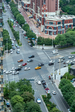 俯瞰道路十字路口