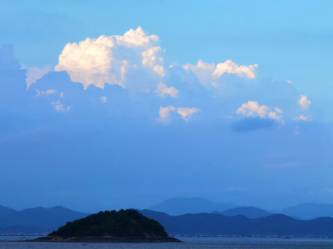 蓝天白云绿水青山