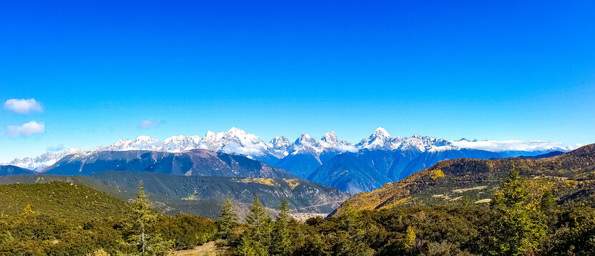 梅里十三峰