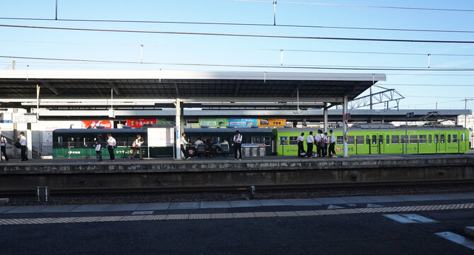 日本的一个火车站台