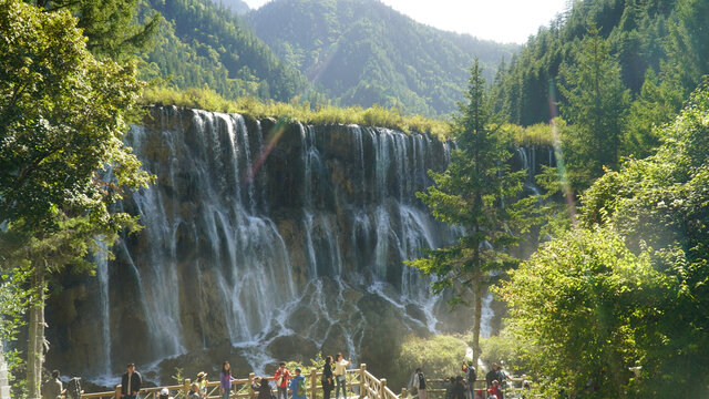 九寨沟诺日朗瀑布