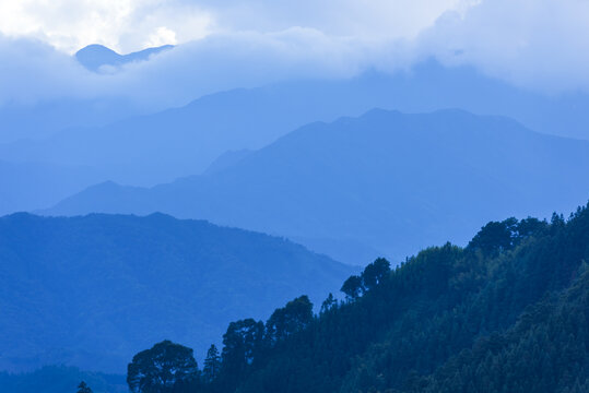 蓝调意境山景