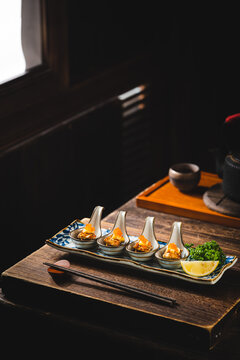 日本小木屋里的日式鹅肝