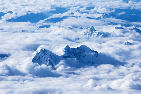 西藏雪山航拍风光