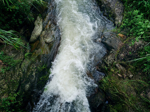 山涧流水