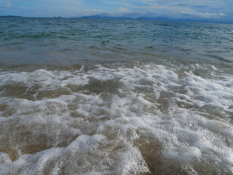 海滩海浪