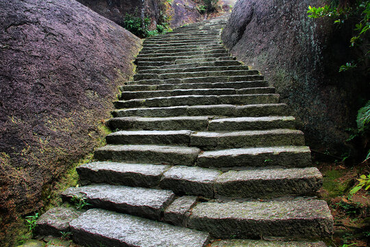 武夷山登山石台阶