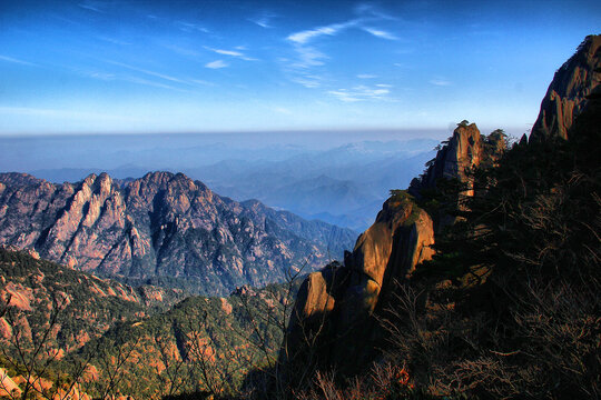 黄山远眺美景