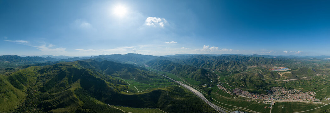 绿色山峦