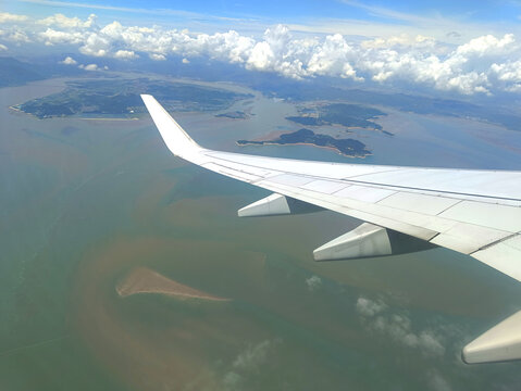 飞机上俯瞰山海