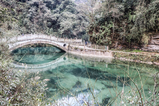 峨眉山清音阁湖泊