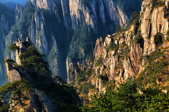 黄山美景悬崖峭壁