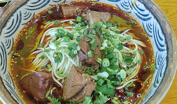 重庆麻辣牛肉面