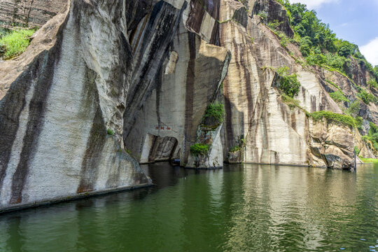 绍兴东湖景区仙桃洞