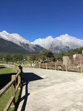 玉龙雪山