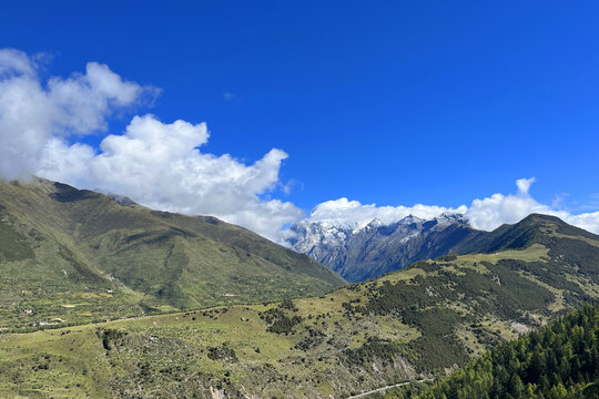 四姑娘山