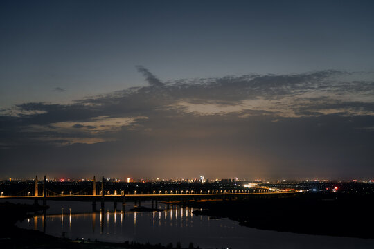 银川黄河滨河大桥夜景