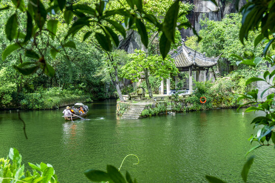 绍兴东湖乌篷船