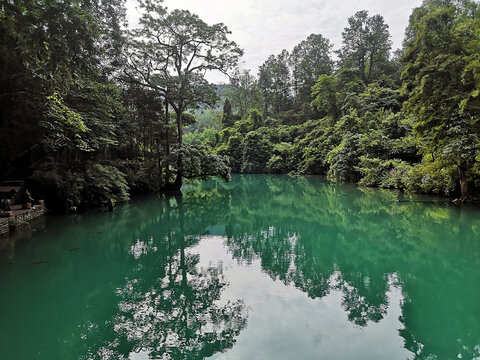 河流倒影