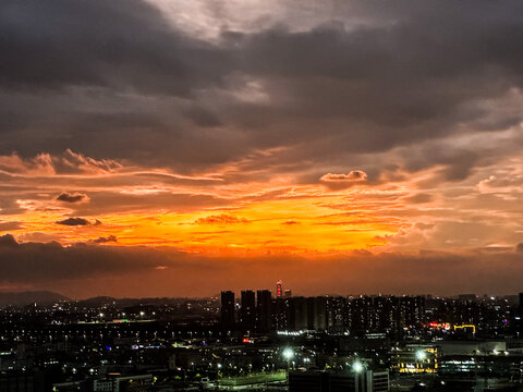 城市落日晚霞