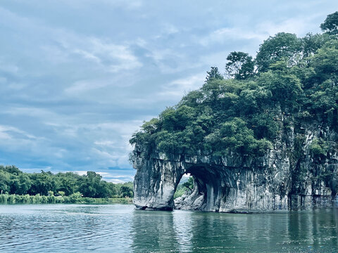 象鼻山