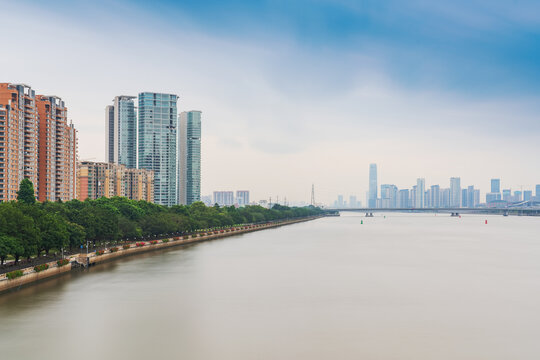 广州城市建筑和珠江风光