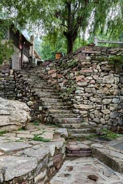 小山村石头建筑