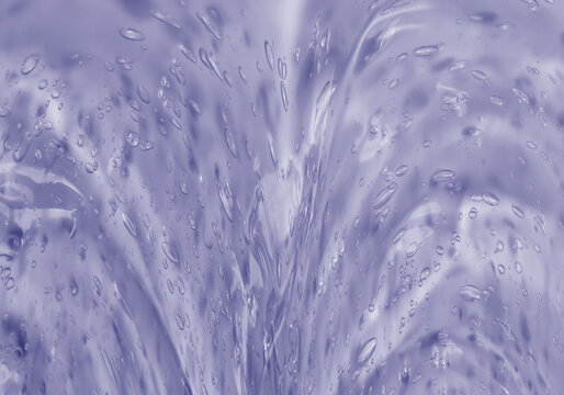 水花四濺