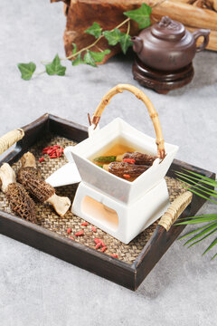 羊肚菌蝦仁湯