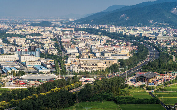 杭甬高速公路与余姚服务区