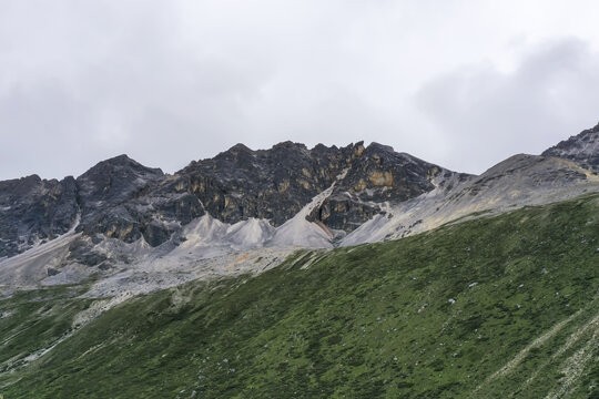 高原雪线风光