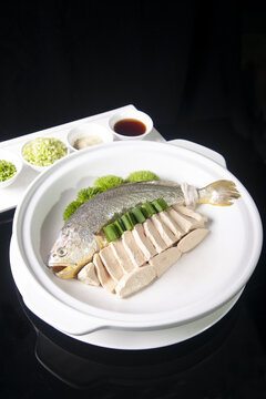 鵝肝大黃魚