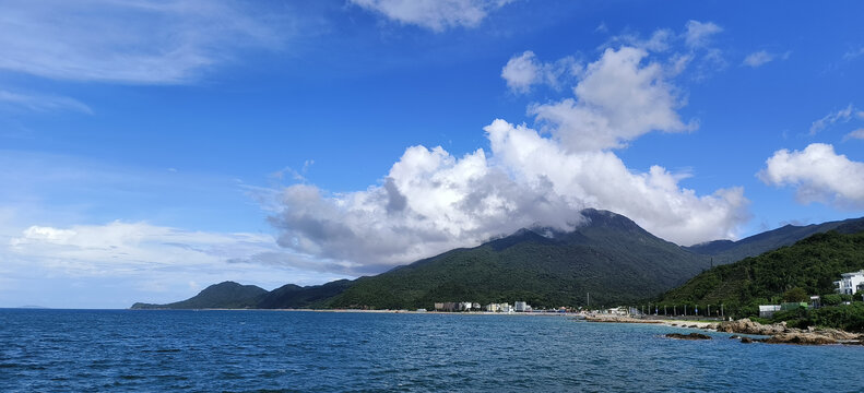 深圳大鹏浪骑檐云景色