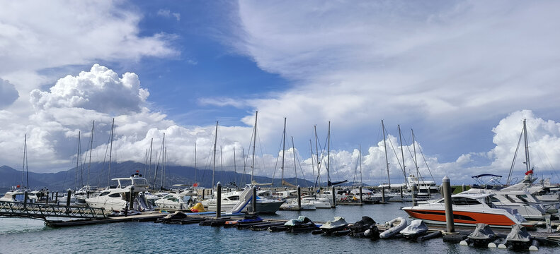 深圳大鹏浪骑檐云景色