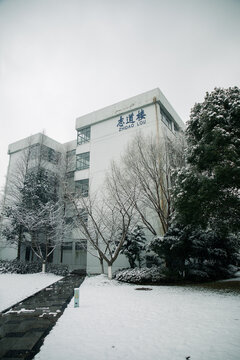 常熟理工大雪