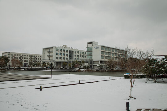 常熟理工学院雪景