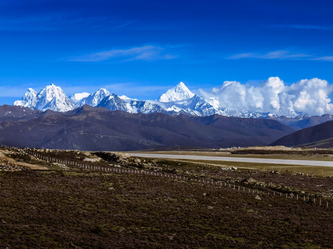 贡嘎山