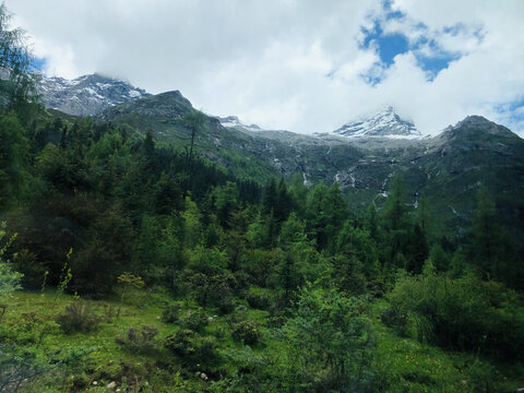 四姑娘山