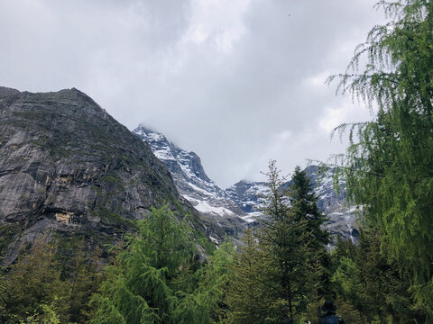 四姑娘山