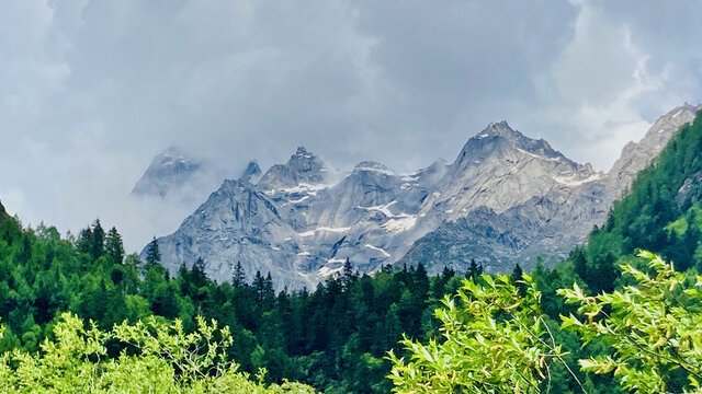 四姑娘山