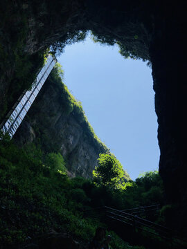 天坑地缝