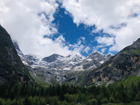 四姑娘山