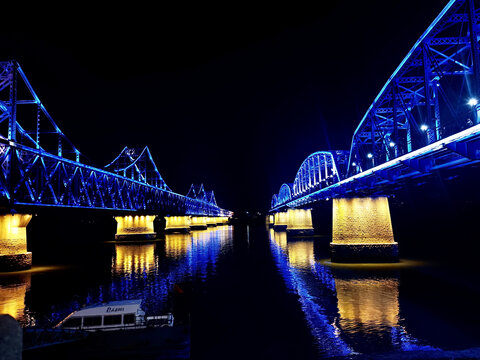 鸭绿江大桥断桥夜景