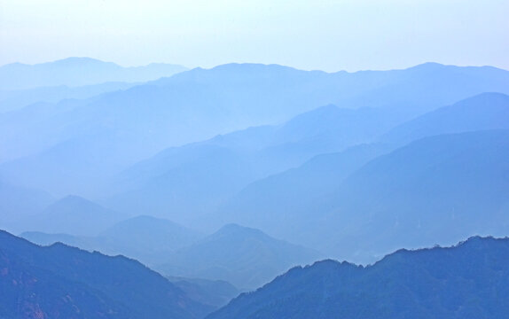 层峦叠嶂黄山