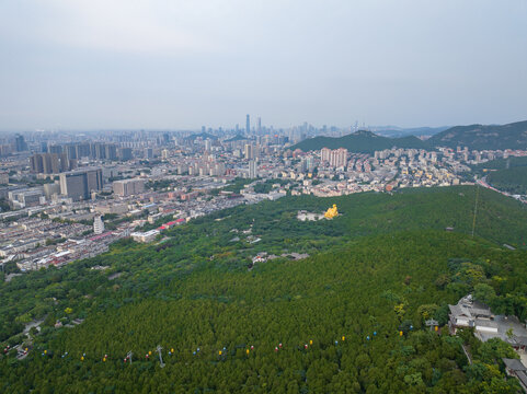 千佛山上航拍济南都市风光