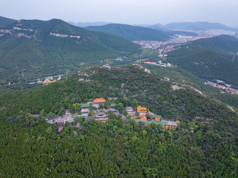 千佛山上航拍济南都市风光