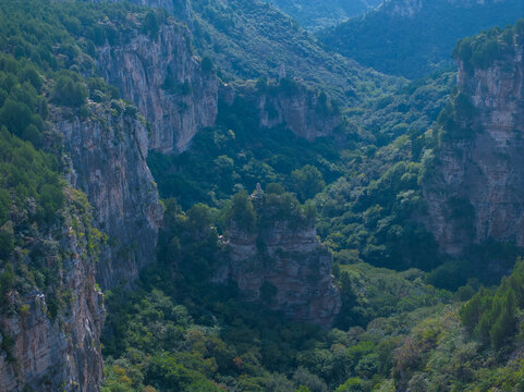 航拍济南黑峪顶藏龙涧